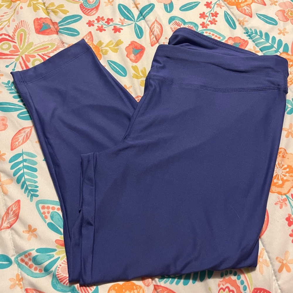 Sara* New! Time and Tru Blueish Purple Capri Leggings XXXL (22) - Picture 2 of 3